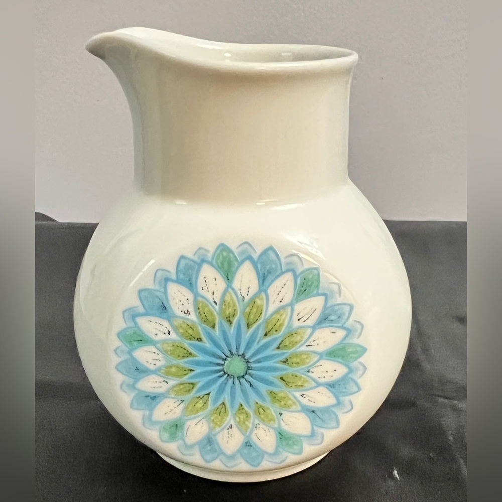 Noritake Younger Image China Creamer Bahama 6922 Pattern, Blue and Green